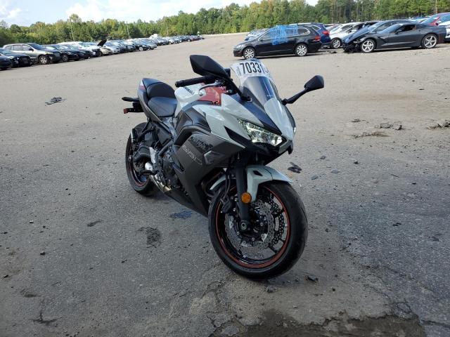 ML5EXER13PDA95535 - 2023 KAWASAKI EX650 R Ақ фото 1