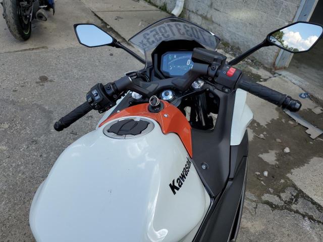 ML5EXER13PDA95535 - 2023 KAWASAKI EX650 R Ақ фото 5