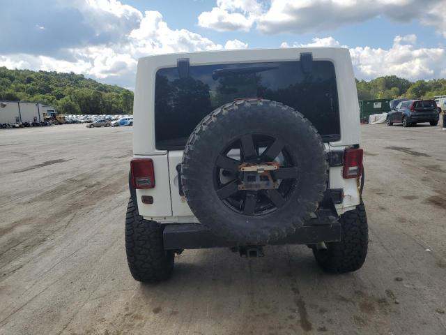 1C4HJWEG8EL257437 - 2014 JEEP WRANGLER UNLIMITED SAHARA 白色 照片 6