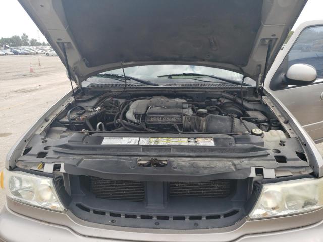 5LMFU28R32LJ09026 - 2002 LINCOLN NAVIGATOR თაფლისფერი ფოტო 11