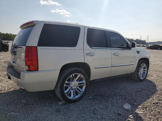 1GYS3DEF6DR179435 - 2013 CADILLAC ESCALADE PLATINUM WHITE photo 3