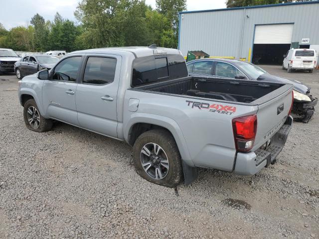 3TMCZ5AN5JM124841 - 2018 TOYOTA TACOMA DOUBLE CAB GRAY photo 2