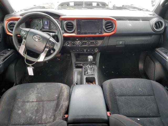 3TMCZ5AN5JM124841 - 2018 TOYOTA TACOMA DOUBLE CAB GRAY photo 8