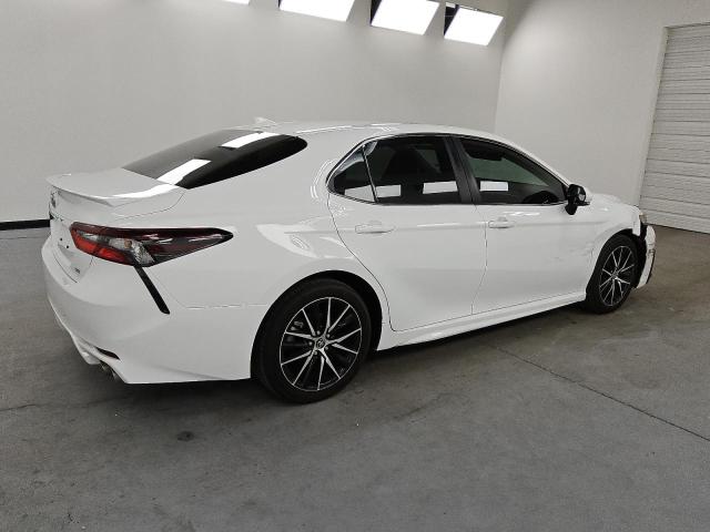 4T1T11AK7RU892880 - 2024 TOYOTA CAMRY SE NIGHT SHADE WHITE photo 3