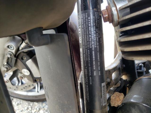 1HD1FCC11KB676892 - 2019 HARLEY-DAVIDSON FLHTCU Бордовий фото 9