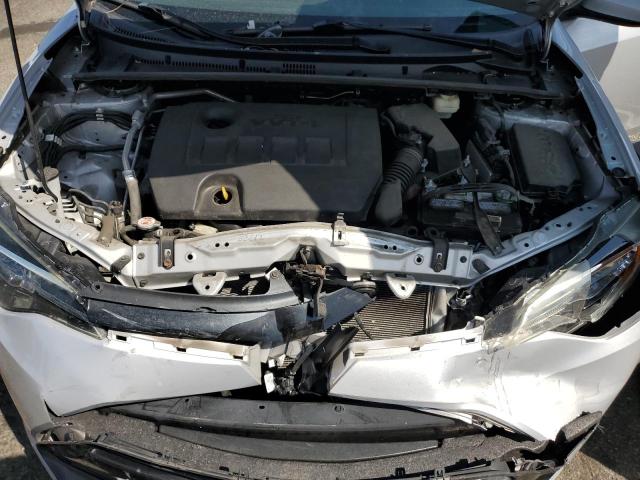 2T1BURHE2JC981795 - 2018 TOYOTA COROLLA L SILVER photo 11
