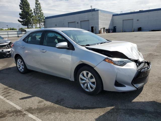 2T1BURHE2JC981795 - 2018 TOYOTA COROLLA L SILVER photo 4