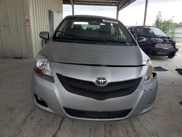 JTDBT923881290487 - 2008 TOYOTA YARIS SILVER photo 5