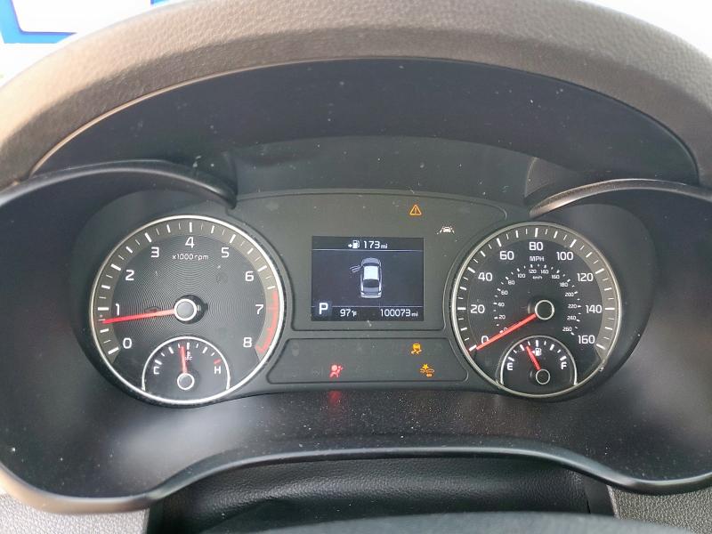 5XXGT4L37KG352979 - 2019 KIA OPTIMA LX Schwarz Foto 9