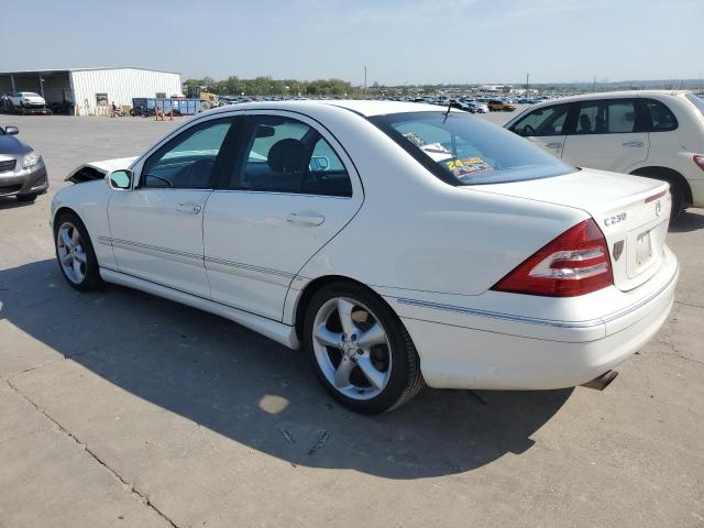 WDBRF40J05F711822 - 2005 MERCEDES-BENZ C 230K SPORT SEDAN WHITE photo 2