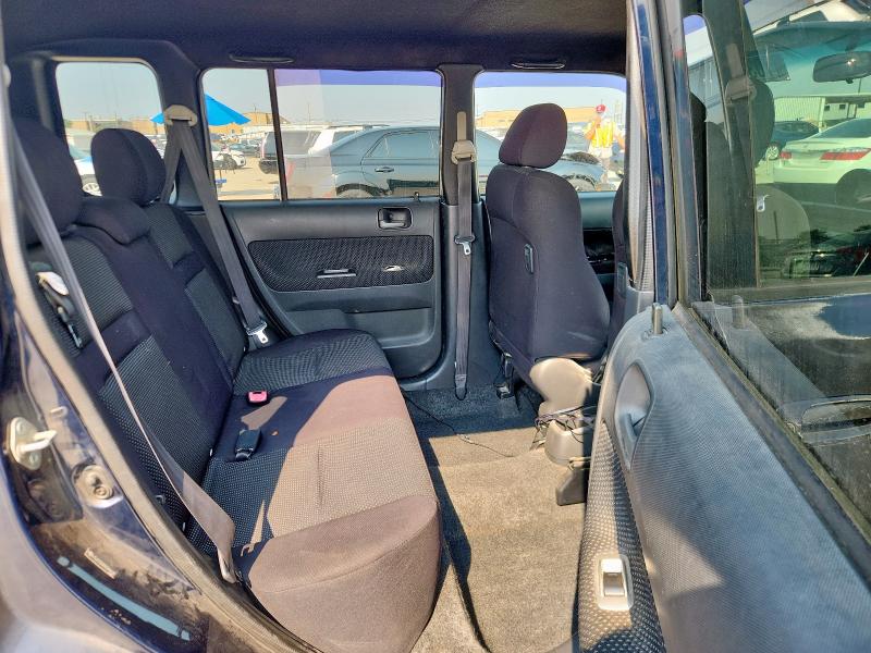 JTLKT334050206186 - 2005 TOYOTA SCION XB BLUE photo 10