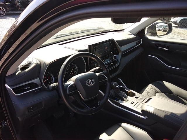 5TDGZRBHXMS554113 - 2021 TOYOTA HIGHLANDER XLE BLACK photo 7