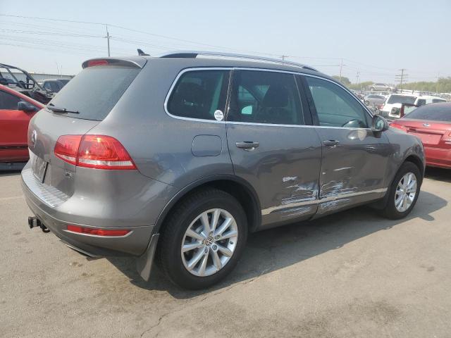 WVGEF9BP1DD013661 - 2013 VOLKSWAGEN TOUAREG V6 GRAY photo 3