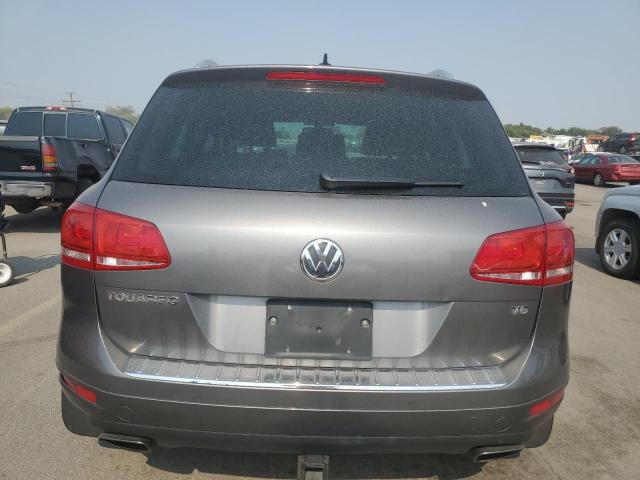 WVGEF9BP1DD013661 - 2013 VOLKSWAGEN TOUAREG V6 GRAY photo 6