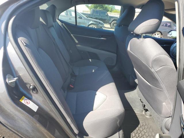 4T1B11HK6JU605535 - 2018 TOYOTA CAMRY L GRAY photo 10