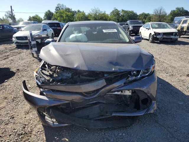4T1B11HK6JU605535 - 2018 TOYOTA CAMRY L GRAY photo 5