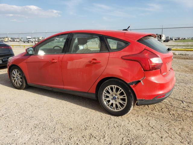 1FAHP3K27CL147701 - 2012 FORD FOCUS SE RED photo 2