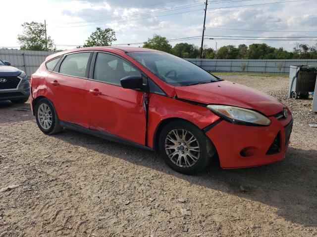 1FAHP3K27CL147701 - 2012 FORD FOCUS SE RED photo 4