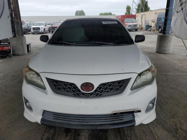 2T1BU4EE3CC889881 - 2012 TOYOTA COROLLA BASE WHITE photo 5