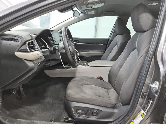 4T1C11AK5NU703573 - 2022 TOYOTA CAMRY LE 灰色 照片 7