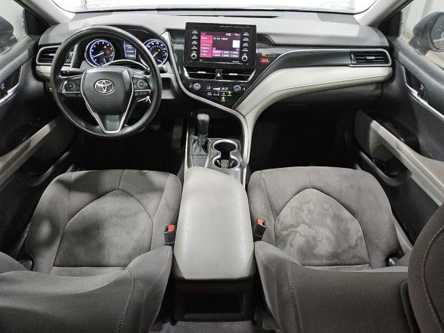 4T1C11AK5NU703573 - 2022 TOYOTA CAMRY LE 灰色 照片 8