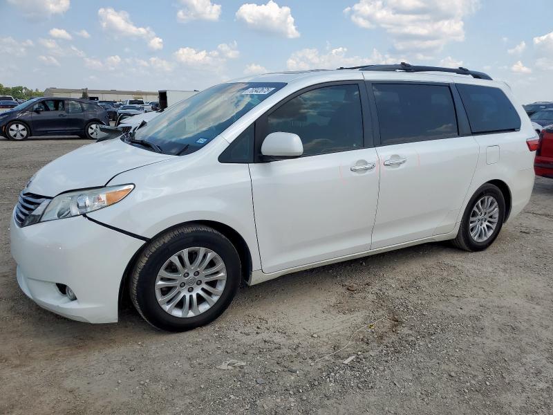 2016 TOYOTA SIENNA XLE, 