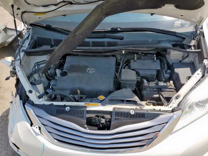 5TDYK3DC4GS715583 - 2016 TOYOTA SIENNA XLE WHITE photo 11