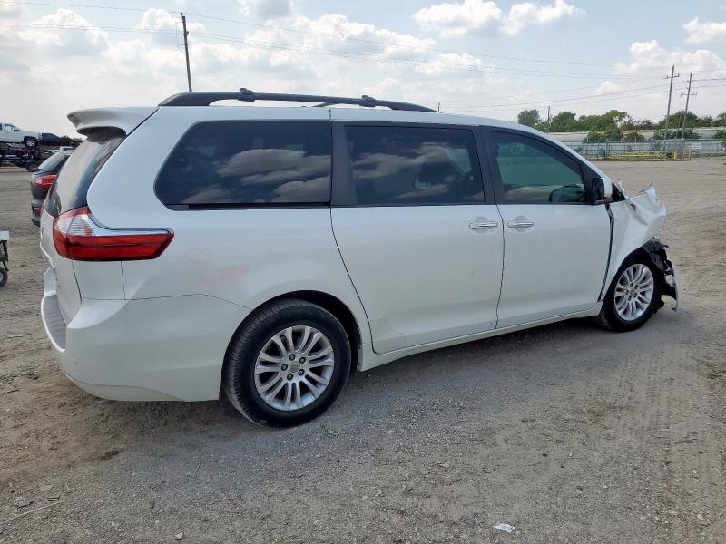 5TDYK3DC4GS715583 - 2016 TOYOTA SIENNA XLE WHITE photo 3