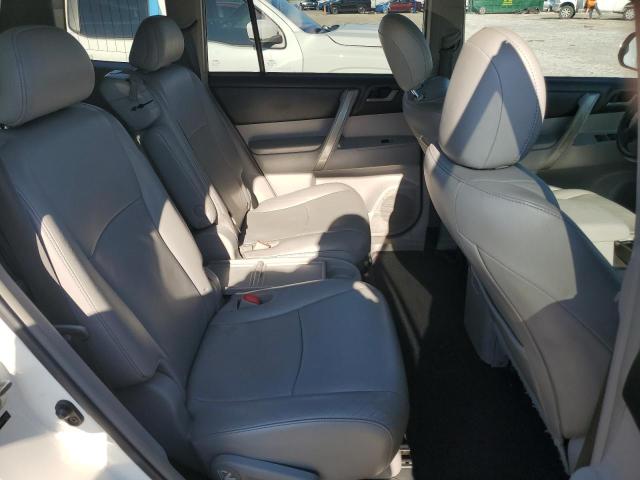 5TDZK3EH6BS049267 - 2011 TOYOTA HIGHLANDER BASE Белый фото 11