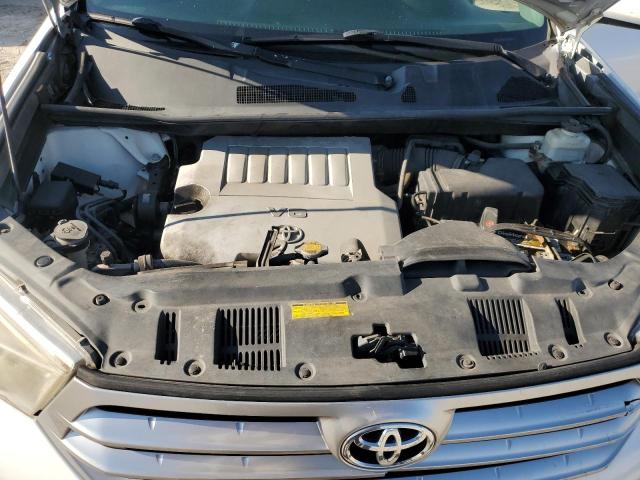 5TDZK3EH6BS049267 - 2011 TOYOTA HIGHLANDER BASE Белый фото 12