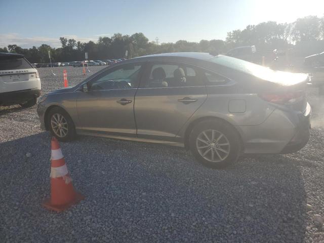 5NPE24AF9JH695450 - 2018 HYUNDAI SONATA SE GRAY photo 2