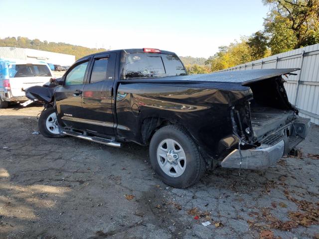 5TFUM5F19JX079339 - 2018 TOYOTA TUNDRA DOUBLE CAB SR/SR5 BLACK photo 2