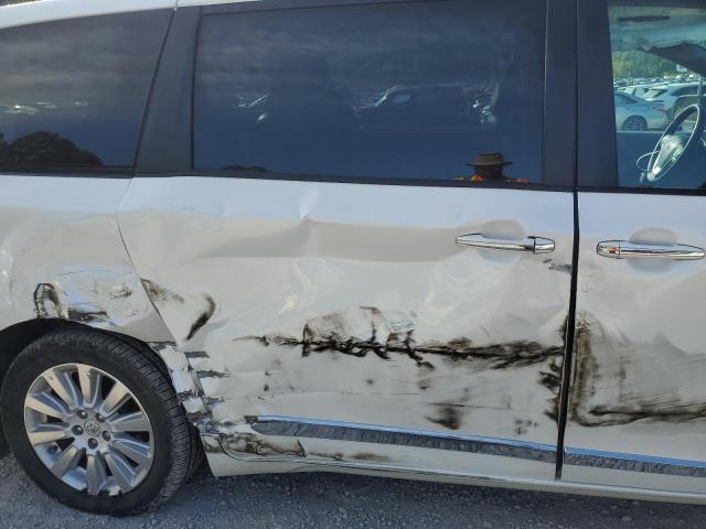 5TDDK3DCXFS115969 - 2015 TOYOTA SIENNA XLE WHITE photo 11