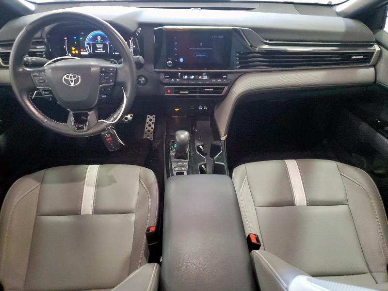 4T1DAACK8SU518947 - 2025 TOYOTA CAMRY XSE SILVER photo 8