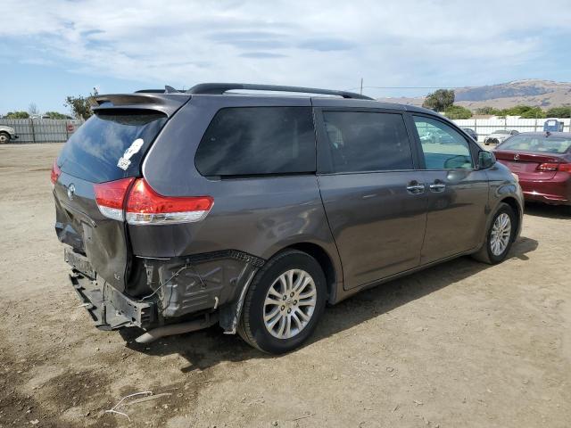 5TDYK3DC6CS245180 - 2012 TOYOTA SIENNA XLE GRAY photo 3