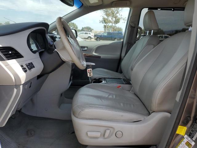 5TDYK3DC6CS245180 - 2012 TOYOTA SIENNA XLE GRAY photo 7