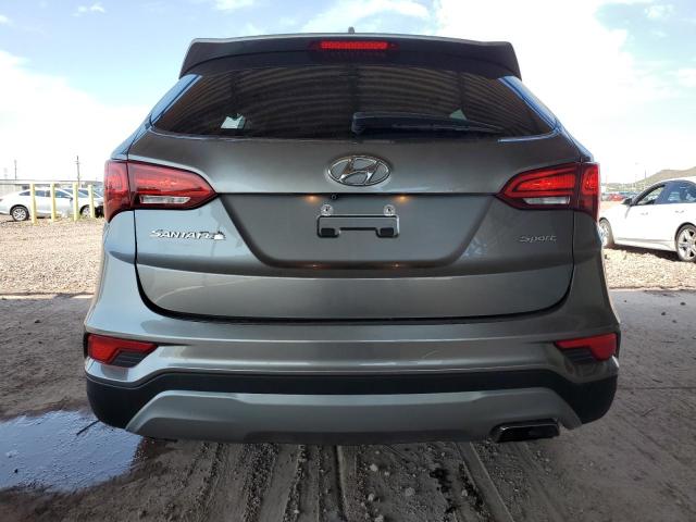 5NMZU3LB5JH053756 - 2018 HYUNDAI SANTA FE SPORT رمادي صورة 6