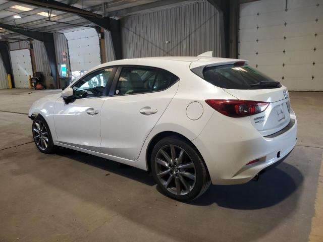 3MZBN1M37JM180254 - 2018 MAZDA 3 GRAND TOURING WHITE photo 2