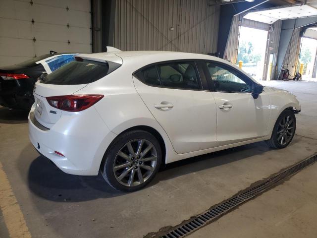 3MZBN1M37JM180254 - 2018 MAZDA 3 GRAND TOURING WHITE photo 3