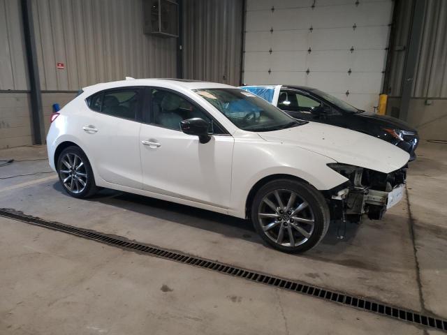 3MZBN1M37JM180254 - 2018 MAZDA 3 GRAND TOURING WHITE photo 4