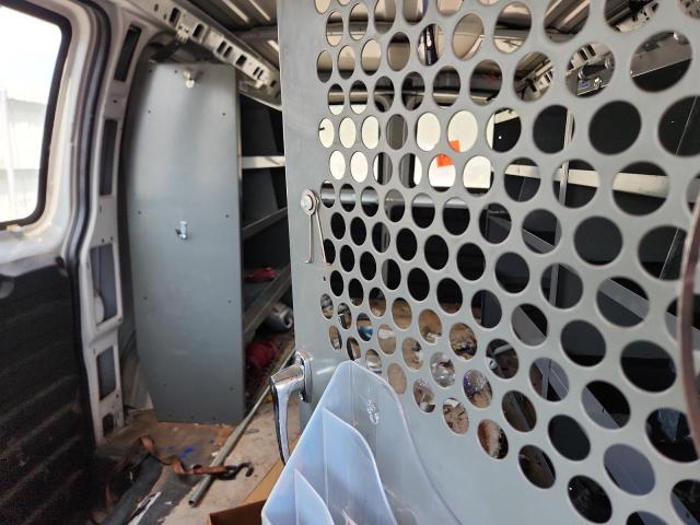 1GCGG25V271128495 - 2007 CHEVROLET EXPRESS WHITE photo 10