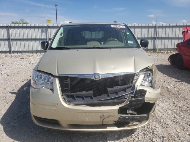 2A4RR4DE4AR285989 - 2010 CHRYSLER TOWN & COU LX TAN photo 5