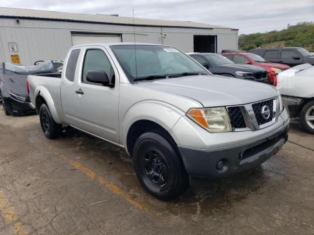 1N6BD06T47C447399 - 2007 NISSAN FRONTIER KING CAB XE SILVER photo 4