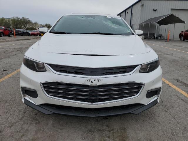 1G1ZE5SXXJF262647 - 2018 CHEVROLET MALIBU PREMIER WHITE photo 5
