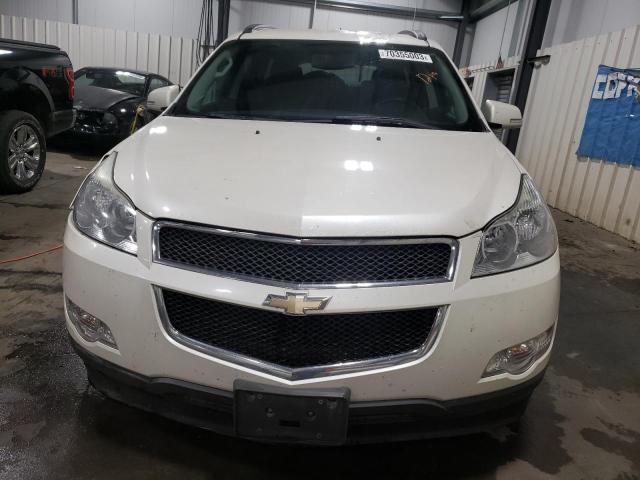 1GNKVJED1BJ340080 - 2011 CHEVROLET TRAVERSE LT WHITE photo 5