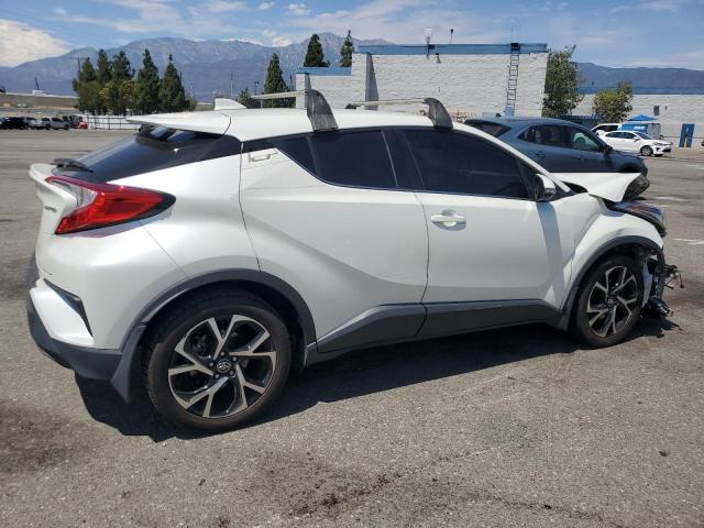 JTNKHMBX5K1045124 - 2019 TOYOTA C-HR XLE Blanc photo 3