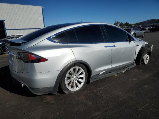 5YJXCBE2XHF040451 - 2017 TESLA MODEL X 银色 照片 3