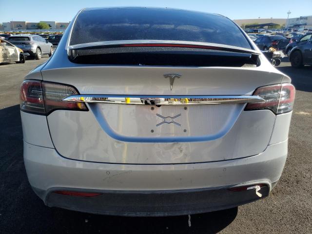 5YJXCBE2XHF040451 - 2017 TESLA MODEL X 银色 照片 6