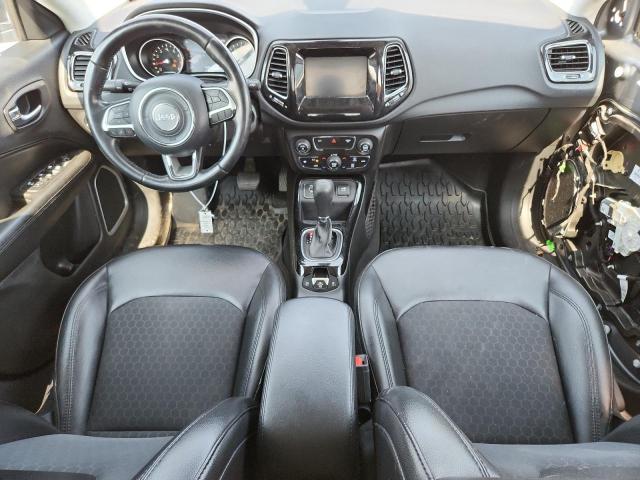 3C4NJCBBXKT692812 - 2019 JEEP COMPASS LATITUDE Сріблястий фото 8