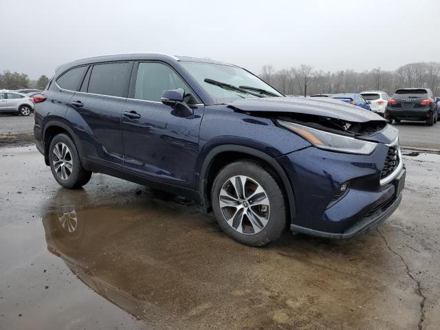 5TDGZRBH9MS553082 - 2021 TOYOTA HIGHLANDER XLE BLUE photo 4